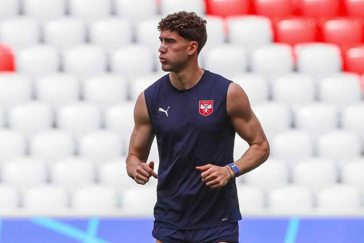 Dusan Vlahovic in allenamento con la Serbia