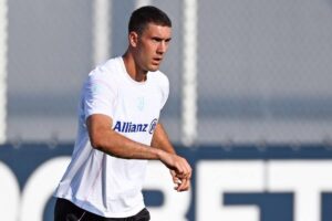 Dusan Vlahovic in allenamento